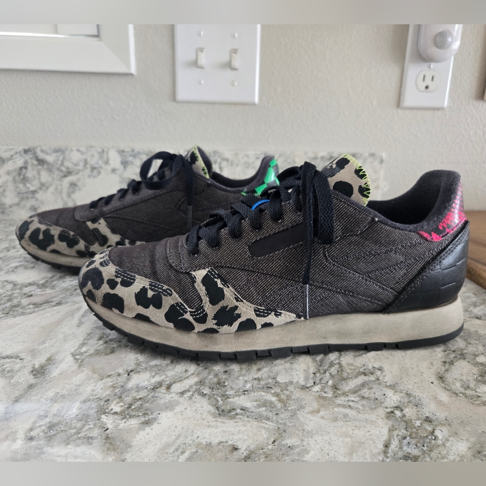 Reebok Classics Wonder Woman Sneakers